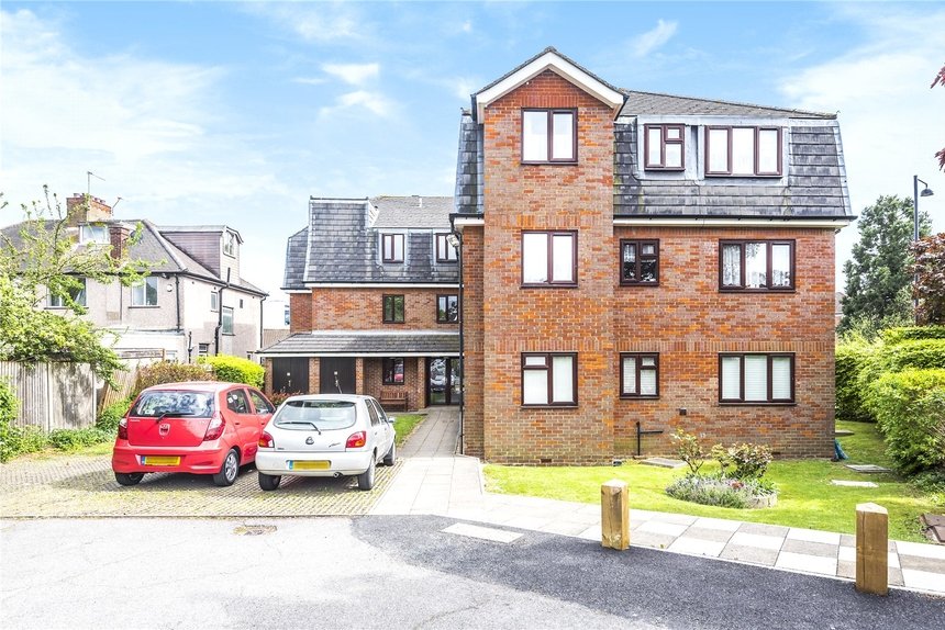 1 bedroom Flat/Apartment for sale in Roundabout House, Pinner Road