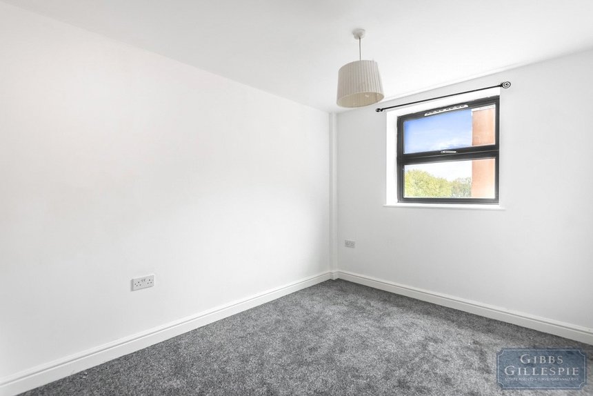 2 bedroom Flat/Apartment for sale in Padda Court, Northolt ...