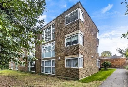 sold lingfield close london 10776 - Gibbs Gillespie