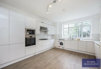 available 2 london 11229 - Gibbs Gillespie