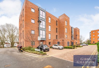 available  london 11567 - Gibbs Gillespie