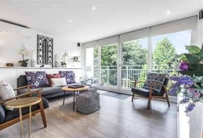 for sale leaf close london 12004 - Gibbs Gillespie