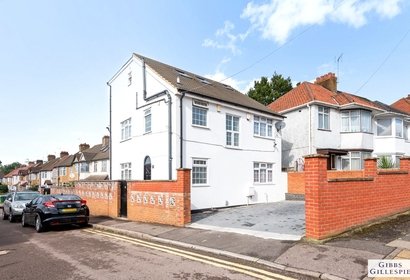for sale bengarth drive london 12907 - Gibbs Gillespie