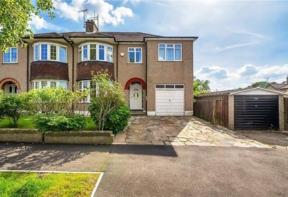 for sale mount drive london 13091 - Gibbs Gillespie