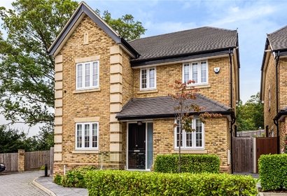 for sale cranberry close london 13507 - Gibbs Gillespie