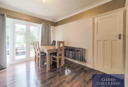 available 124 london 13517 - Gibbs Gillespie