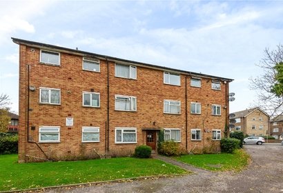 sale agreed long drive london 13813 - Gibbs Gillespie