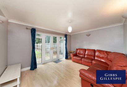 available 96 london 14109 - Gibbs Gillespie