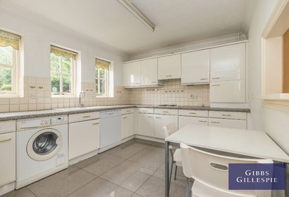 available 26 london 14879 - Gibbs Gillespie