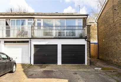 sold dovedale close london 15029 - Gibbs Gillespie