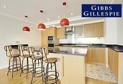 available 3 london 15469 - Gibbs Gillespie