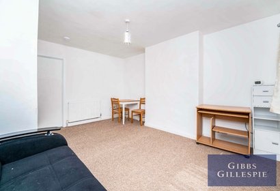 available 68 london 15537 - Gibbs Gillespie