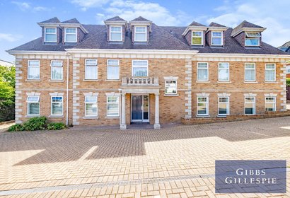 available 95 london 15928 - Gibbs Gillespie