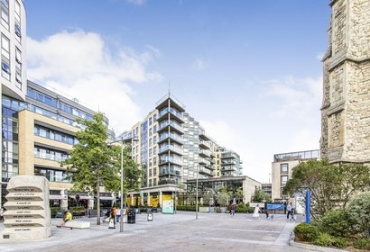 under offer trafalgar house london 16128 - Gibbs Gillespie