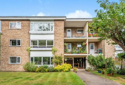 under offer sycamore road london 16138 - Gibbs Gillespie