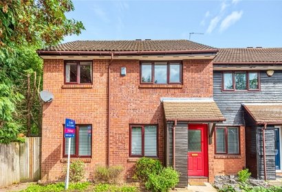 for sale allonby drive london 17114 - Gibbs Gillespie