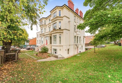 under offer woodbury court london 17588 - Gibbs Gillespie