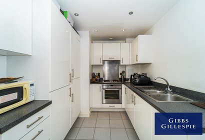 available 58a london 17690 - Gibbs Gillespie