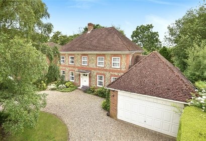 for sale st. huberts close london 18137 - Gibbs Gillespie