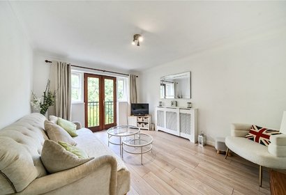 for sale sandalwood drive london 18304 - Gibbs Gillespie