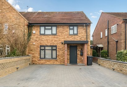 sold spring close london 21867 - Gibbs Gillespie