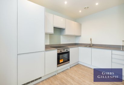 available 221 london 23666 - Gibbs Gillespie