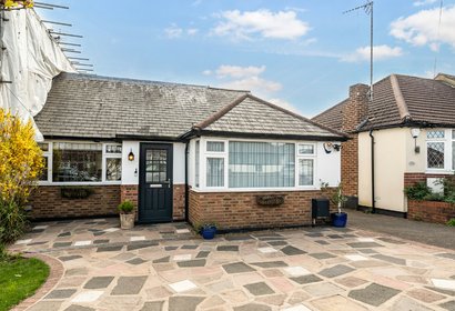 under offer greenfield avenue london 25663 - Gibbs Gillespie
