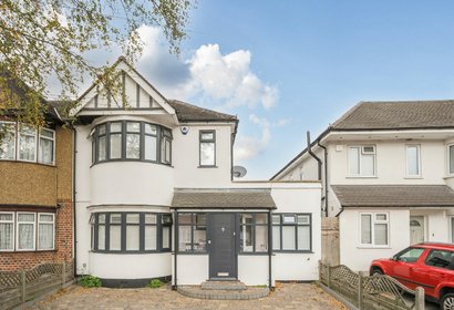 for sale seaton gardens london 26154 - Gibbs Gillespie