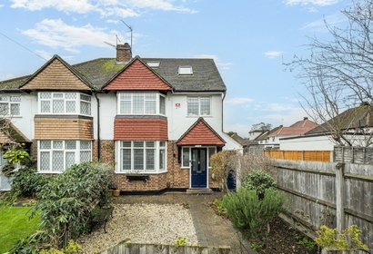 for sale almond close london 26384 - Gibbs Gillespie