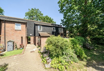 for sale mezen close london 26804 - Gibbs Gillespie