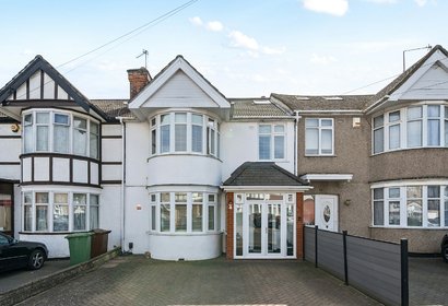under offer brampton grove london 27000 - Gibbs Gillespie