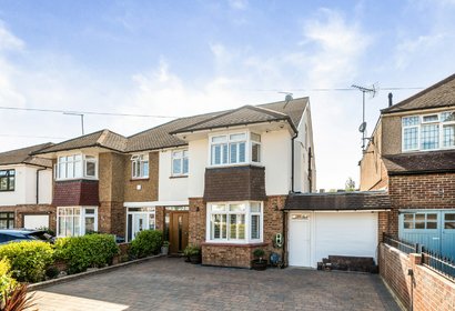 for sale park drive london 27637 - Gibbs Gillespie