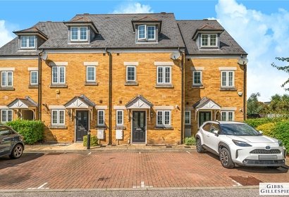 for sale riverstone close london 281 - Gibbs Gillespie