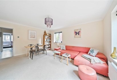 for sale oakdene close london 28117 - Gibbs Gillespie