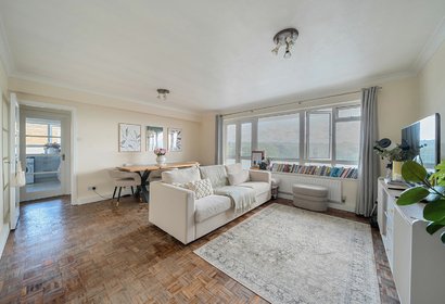 under offer dove park london 28528 - Gibbs Gillespie