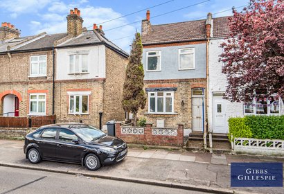 available 143 london 30095 - Gibbs Gillespie