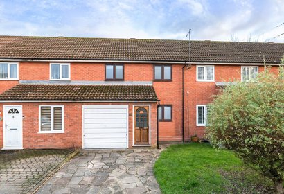 under offer brookside road london 30681 - Gibbs Gillespie