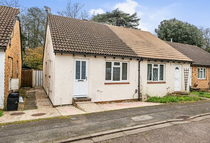 for sale athol way london 32512 - Gibbs Gillespie