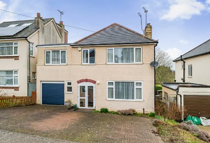 under offer highland road london 32717 - Gibbs Gillespie