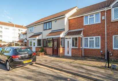 for sale wilstone close london 32741 - Gibbs Gillespie