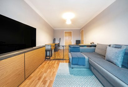 for sale carmichael close london 32766 - Gibbs Gillespie