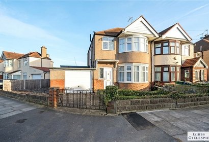 under offer bethecar road london 32881 - Gibbs Gillespie