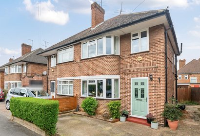 sold russell close london 33154 - Gibbs Gillespie