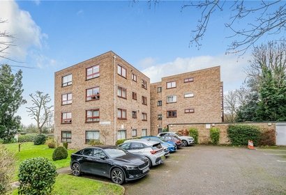 sold kent avenue london 33218 - Gibbs Gillespie
