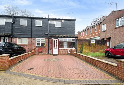 sold mezen close london 33461 - Gibbs Gillespie