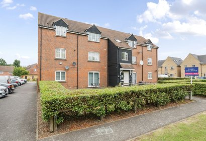 for sale hubbards close london 33548 - Gibbs Gillespie
