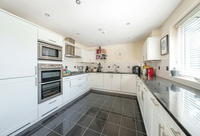 for sale carew road london 33553 - Gibbs Gillespie
