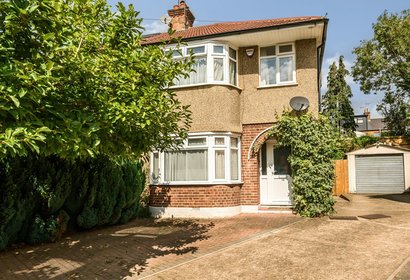 under offer cotswold close london 33554 - Gibbs Gillespie