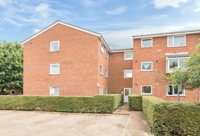 for sale haslam close london 33625 - Gibbs Gillespie