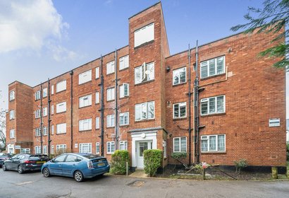 for sale garden close london 34223 - Gibbs Gillespie